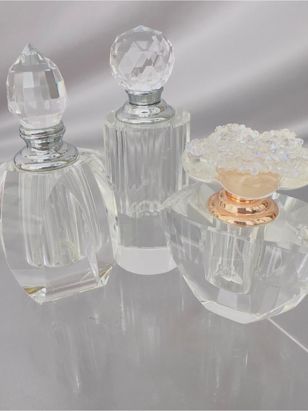 Lot of 3 Miniature Clear Glass Faceted Perfume Bottles with Daubers - Picture 15 of 16